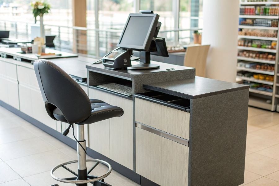 98-ergonomics-cashier-health-efficiency